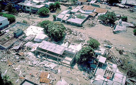 armero_mudflow_and_ruins.jpg