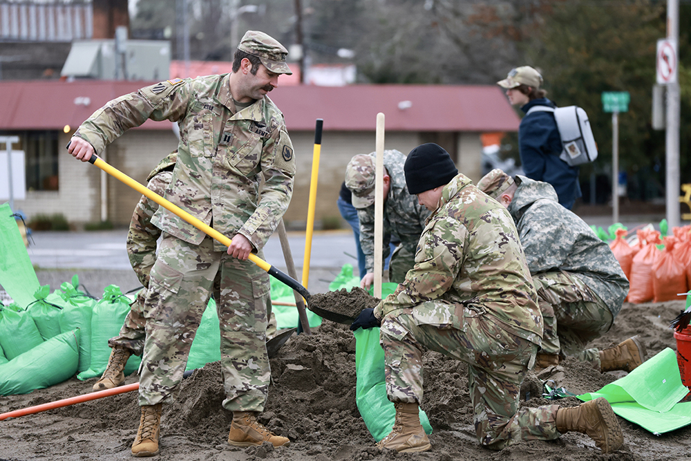 Washington National Guard members respond to flooding