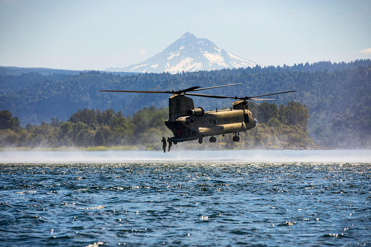 Guard, U.S. Army Reserve conduct Helocast training in PNW